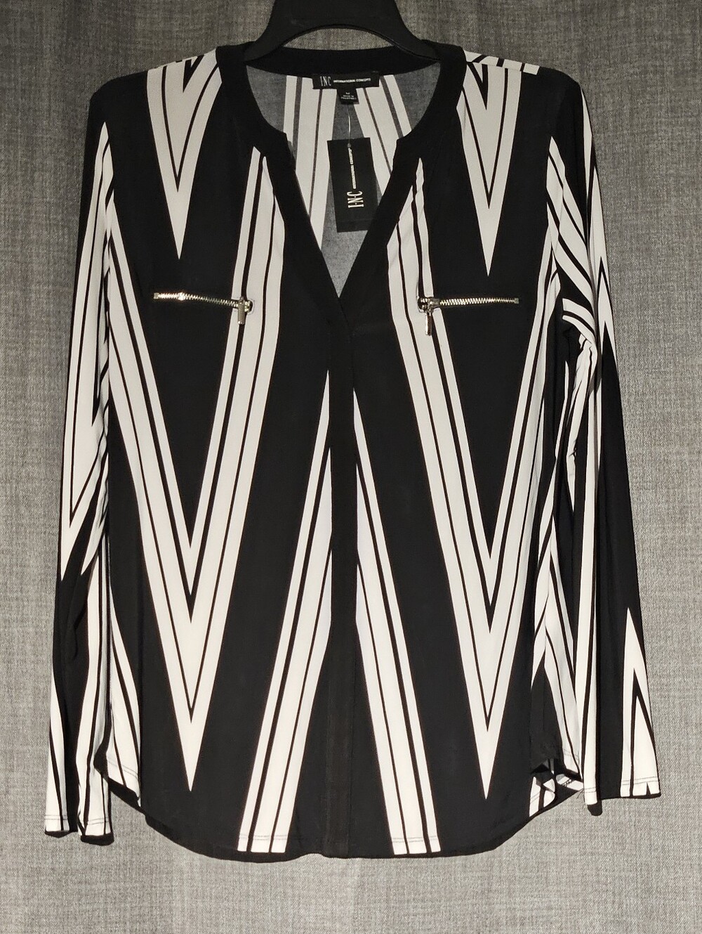 INC International Concepts Black & White V Neck Geometric Faux Zip Blouse NWT